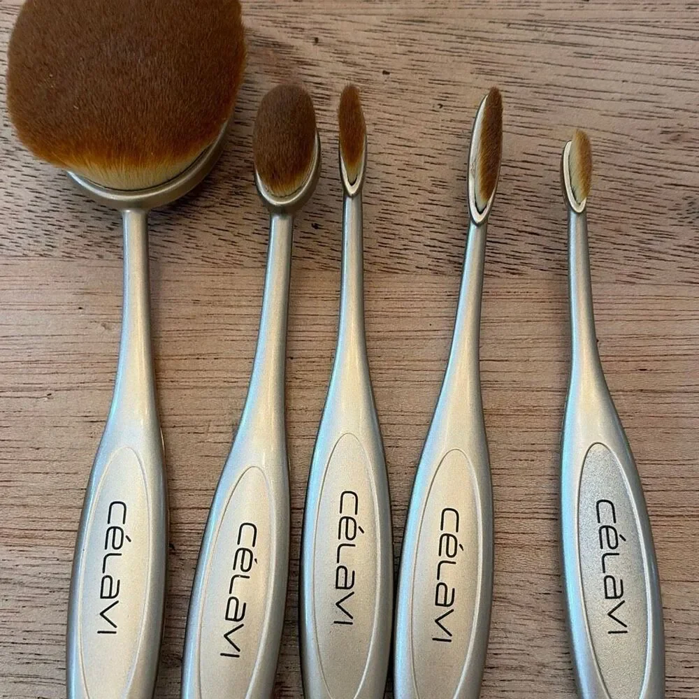 New Celavi five piece brush, set liner, face and body brushes makeup brush brush